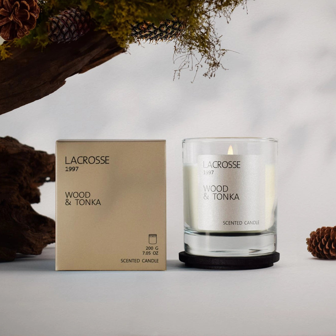 Candela in Cera Vegetale “Wood & Tonka”