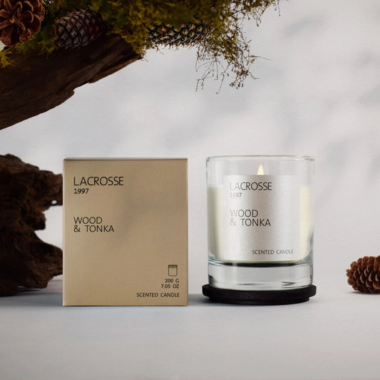 Candela in Cera Vegetale “Wood & Tonka”